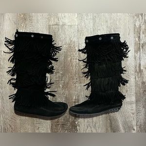 5 layer fringe Minnetonka moccasin boots